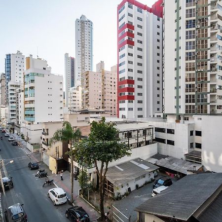 Balneário CamboriúEm Frente Ao Shopping Atlantico! Com Sacada, Garagem E Ar Condicionadoアパートメント エクステリア 写真